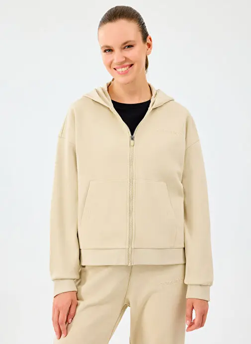 سویشرت زنانه اسکچرز مدل S2610016-1550 W Essential Full Zip با زیپ کامل و کلاه دار، گری، فیت معمولی