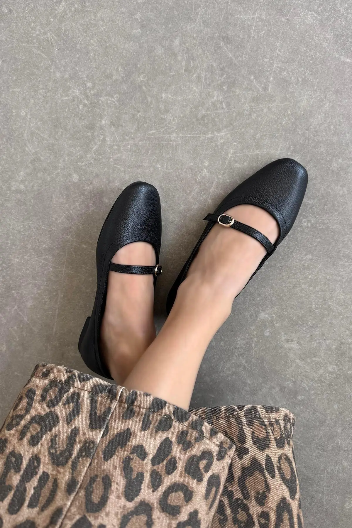 کفش بابت زنانه چرم اصل ویگینز مشکی