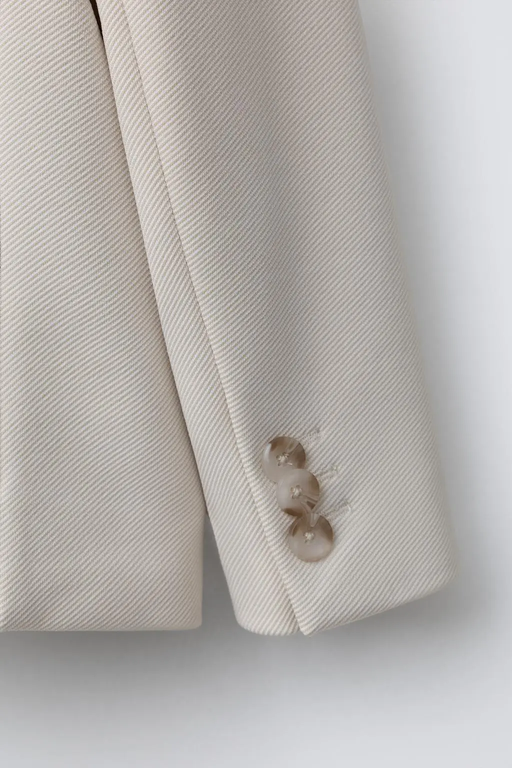 zara product image