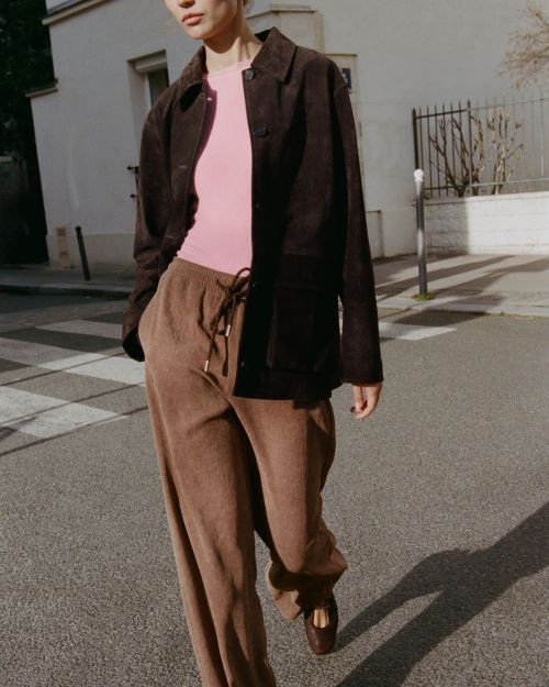 شلوار کشی کمر کشسان با پاچه‌های صاف-زارا