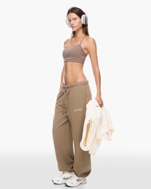 شلوارهای جیر نرم گلدوزی شده-برشکا