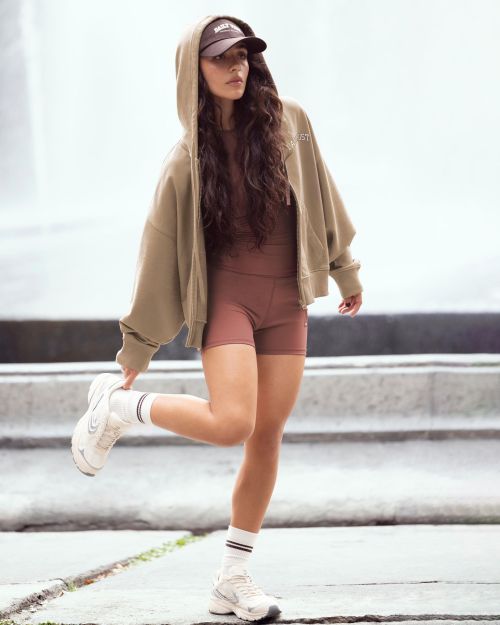 هودی زیپ‌دار گلدوزی شده-برشکا