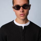 تی‌شرت آستین بلند جذب یقه هِنلی-برشکا