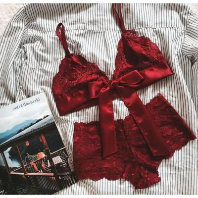 ست سوتین و شورت طرح دار قرمز توری شیک Rose Alexandra