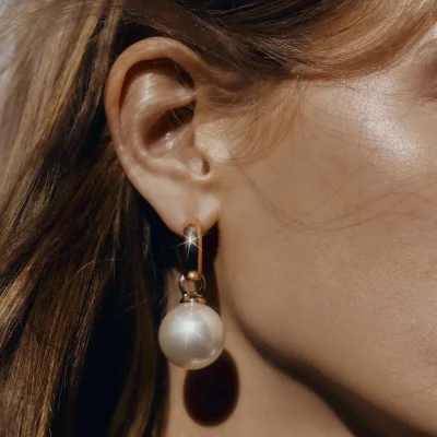 گوشواره حلقه‌ای فلزی با مروارید مصنوعی zara