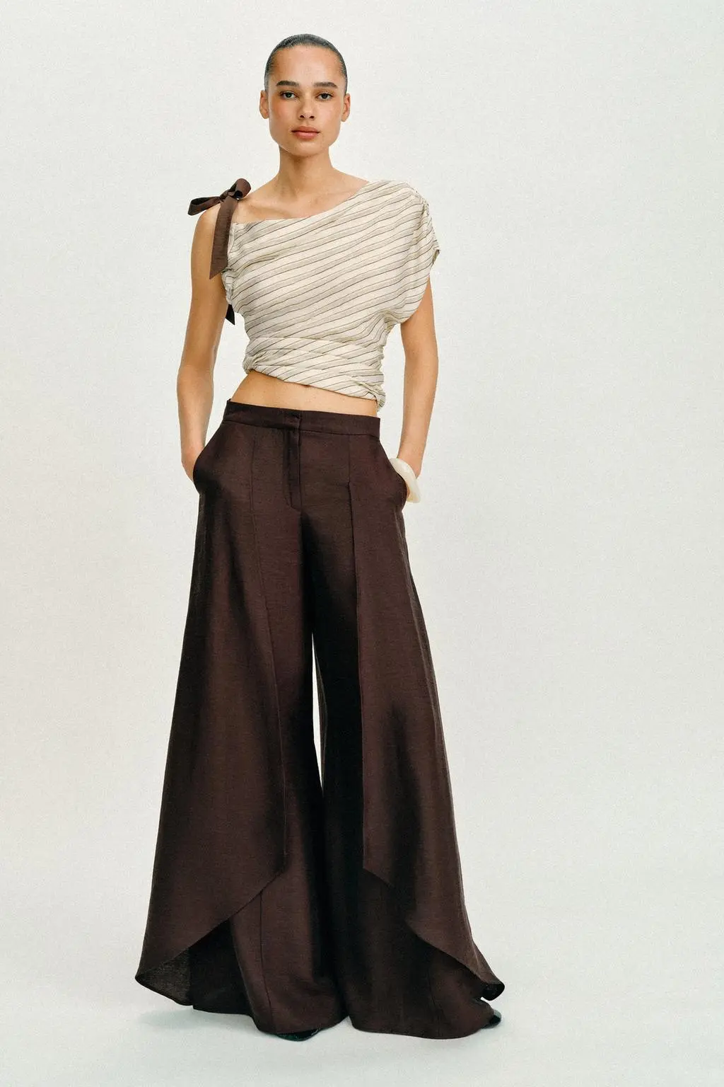 zara product image