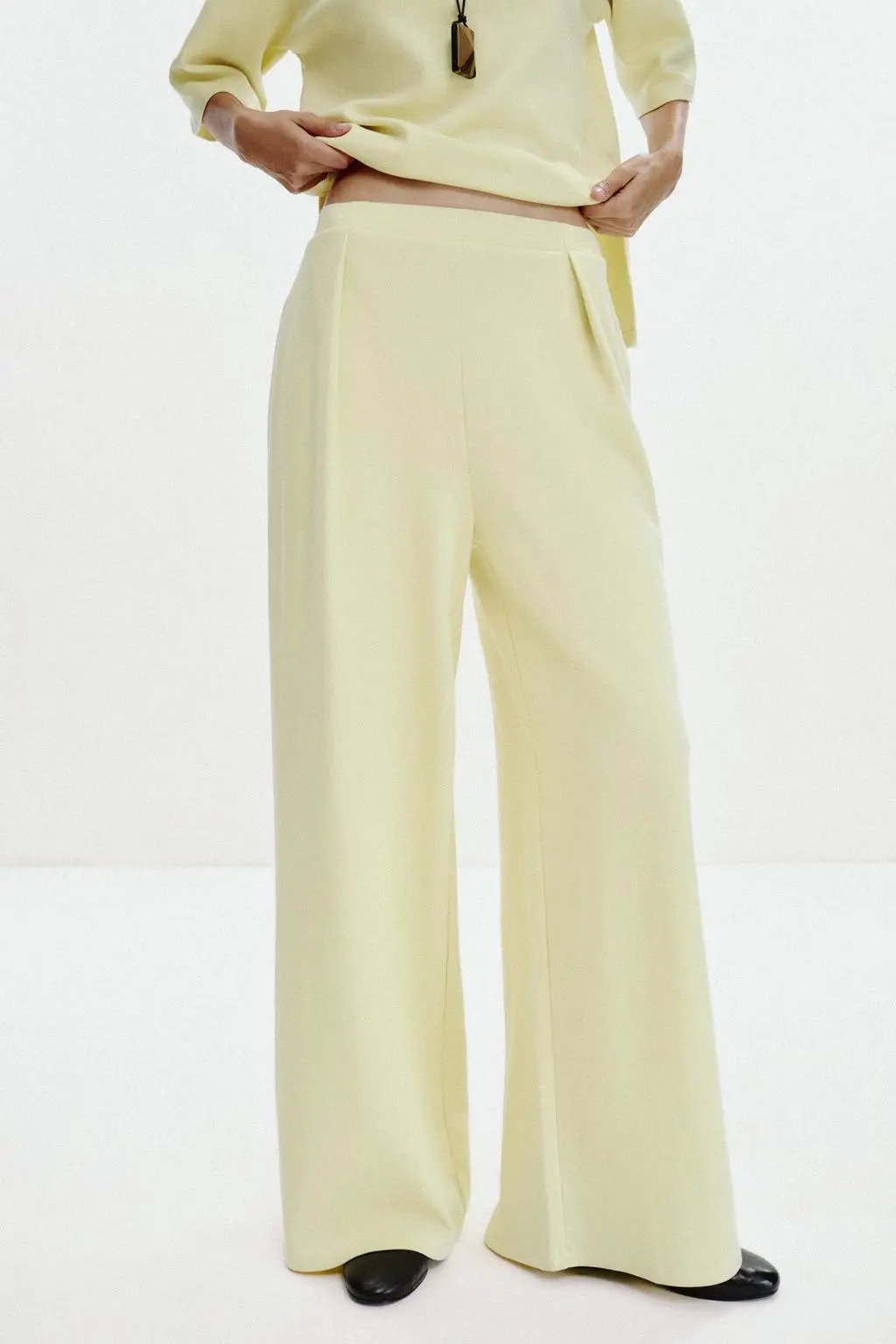 zara product image