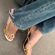 zara product image