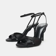 zara product image
