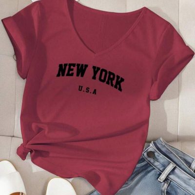 تیشرت زنانه یقه وی با طرح میکس - Bordo-NEWYORK-USA-BASKILI