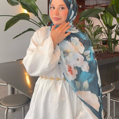 شال زنانه پنبه‌ای طرح قومی ایلهام سری مشکی و طوسی گرادیان ps136 - Petrol Mavi Gül