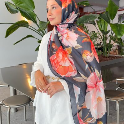 شال زنانه پنبه‌ای طرح قومی ایلهام سری مشکی و طوسی گرادیان ps136 - Koyu Lacivert Gül