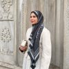 شال زنانه مشکی Mira Ipek