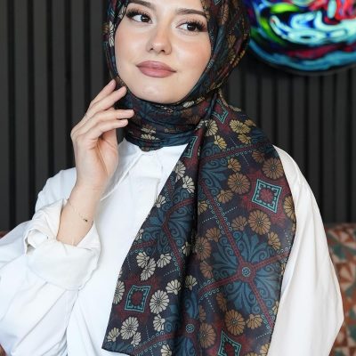 شال نرم پنبه‌ای سبز تیره با طرح گل