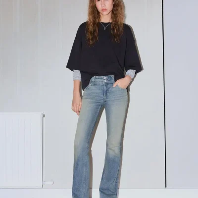 شلوار جین بوت کات فلپ دار کمر پایین bershka