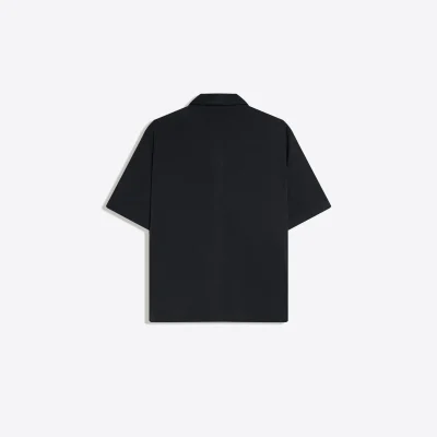 پیراهن آستین کوتاه باکس فیت و پارچه‌ای روان مردانه bershka