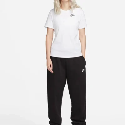 تی‌شرت اسپرت زنانه با پارچه تنفس‌پذیر Nike