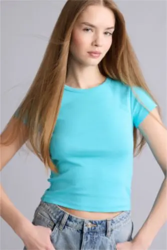 پیراهن بافتنی Slim Fit یقه دوچرخه‌ای بدون آستین زنانه DeFacto