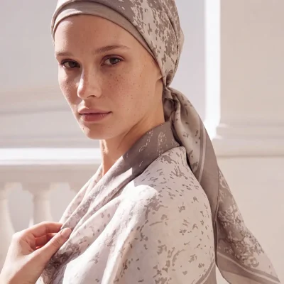 شال زنانه طرح دار قهوه‌ای LC Waikiki