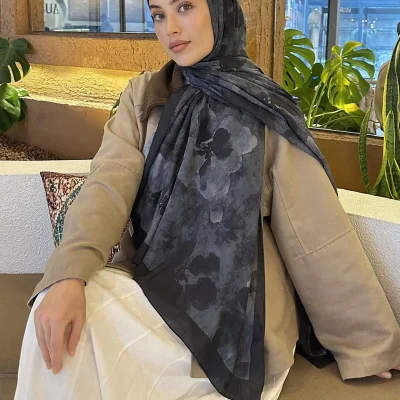 شال بامبو طرح گل بتیک مشکی trendyol
