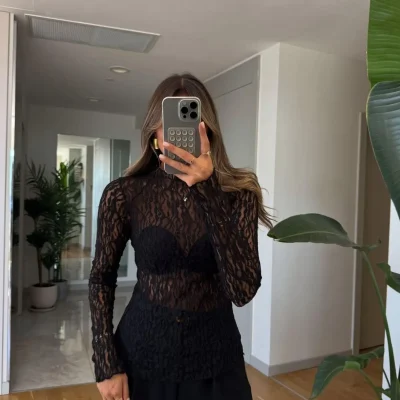 بلوز یقه‌ایستاده با جزئیات شفاف Nika Fashion