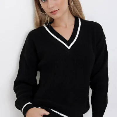 ژاکت زنانه کرم یقه V با خطوط متضاد مدل راحت سلانیک 22wk209 - مشکی