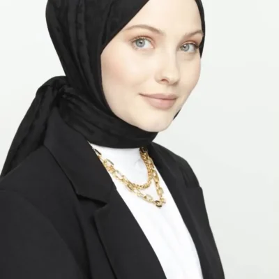 شال بادامی بلوم با طرح گل - مشکی