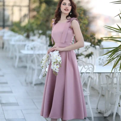 لباس مجلسی زنانه سنا، مشکی ساده با یقه مربع و جزئیات پاپیون - GÜL KURUSU