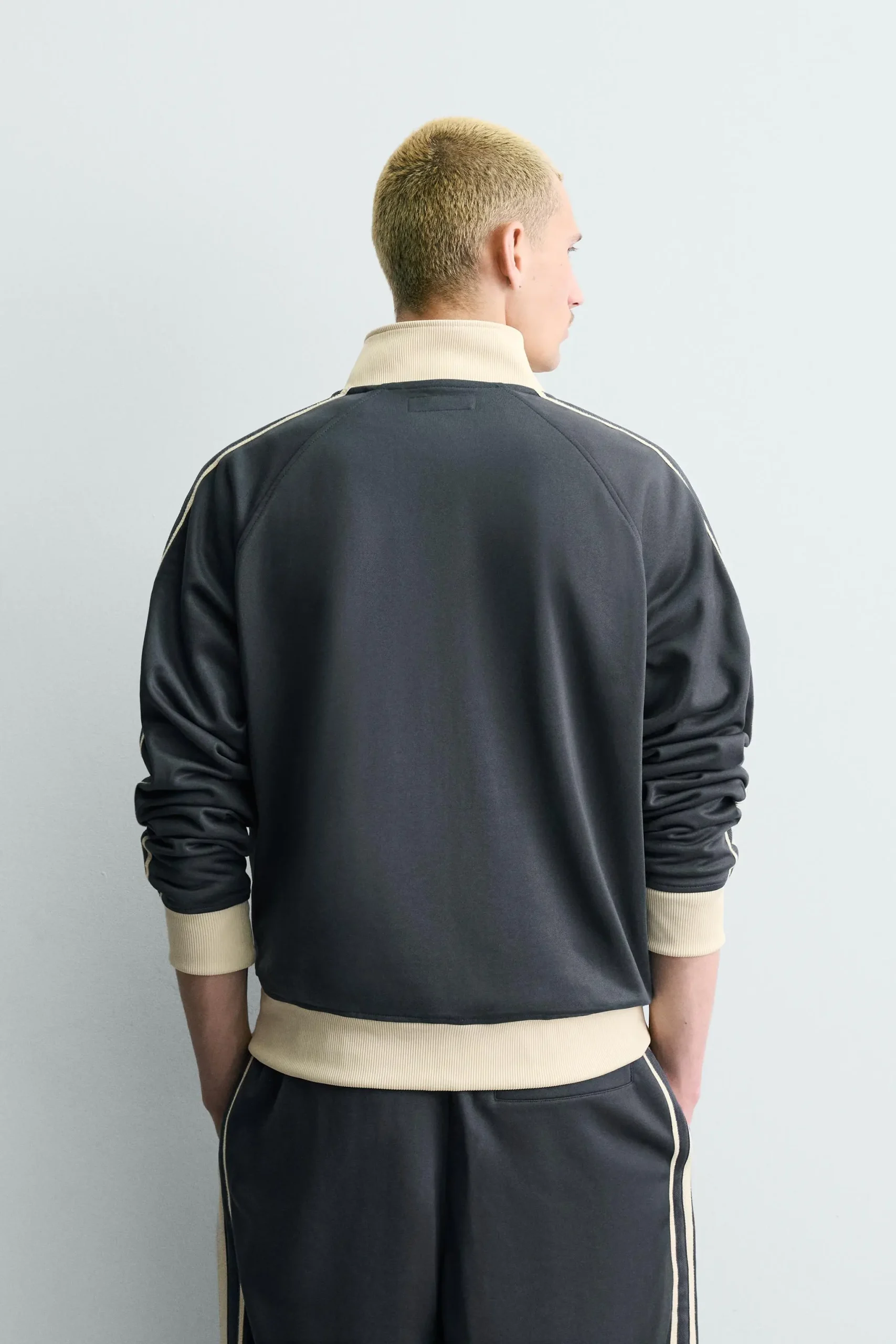 zara product image