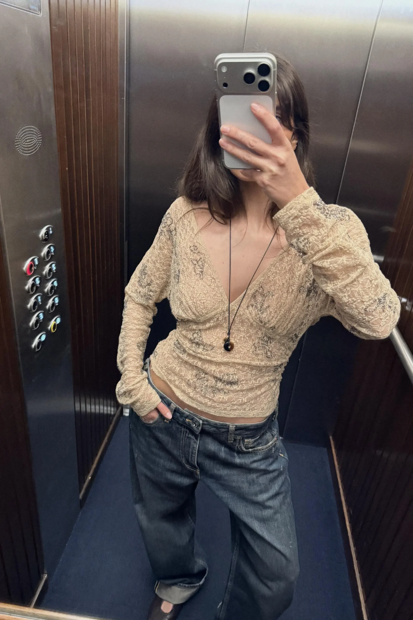 zara product image