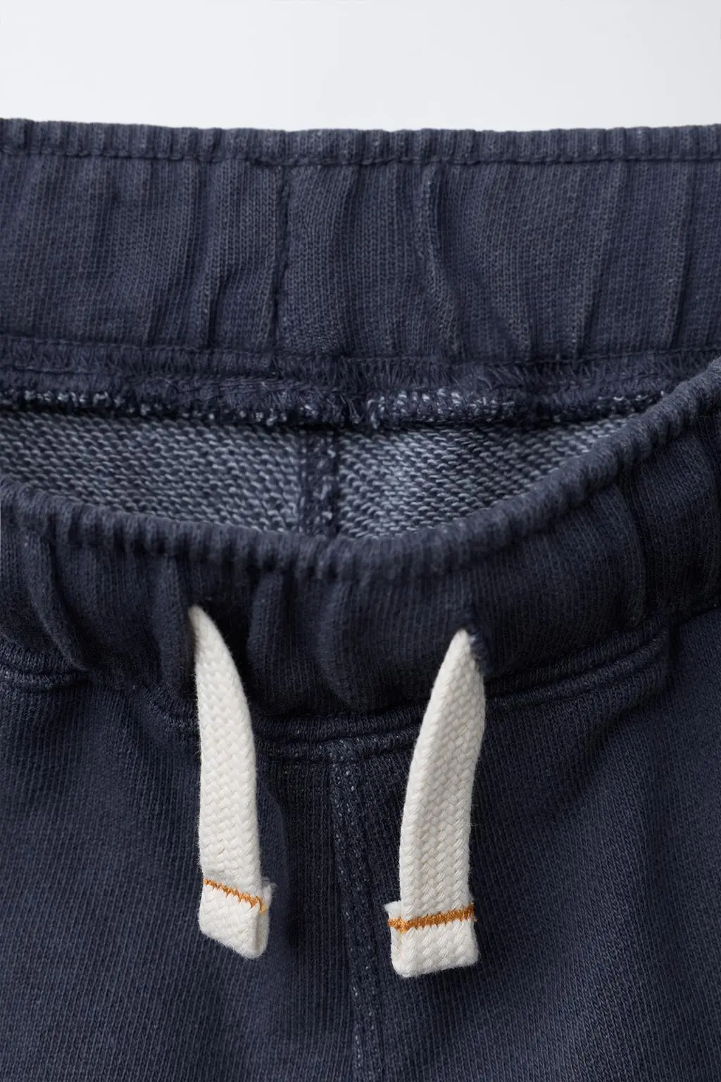 zara product image
