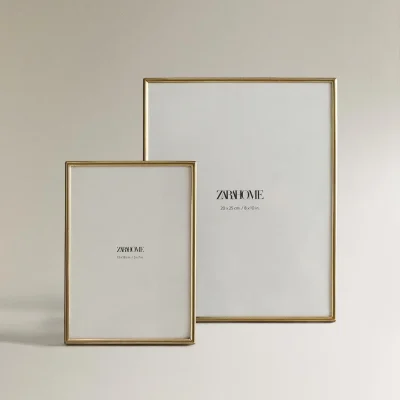 قاب عکس کلاسیک با روکش طلایی و جزئیات برجسته zara