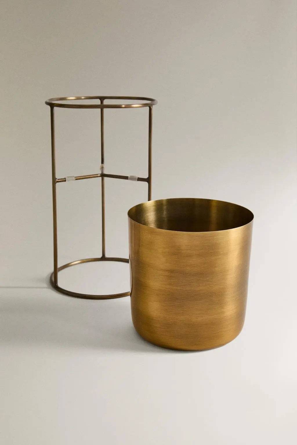 zara product image