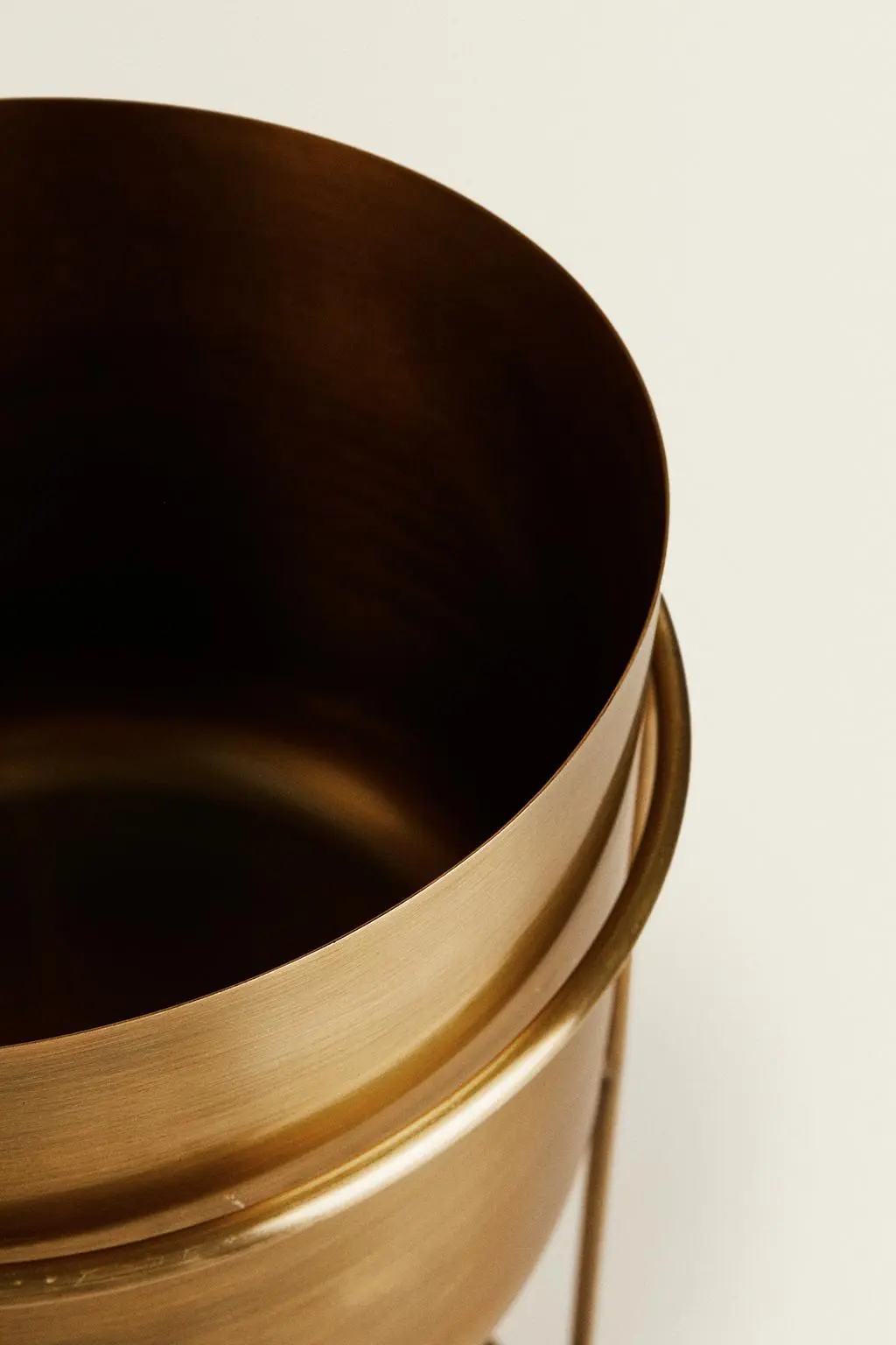 zara product image