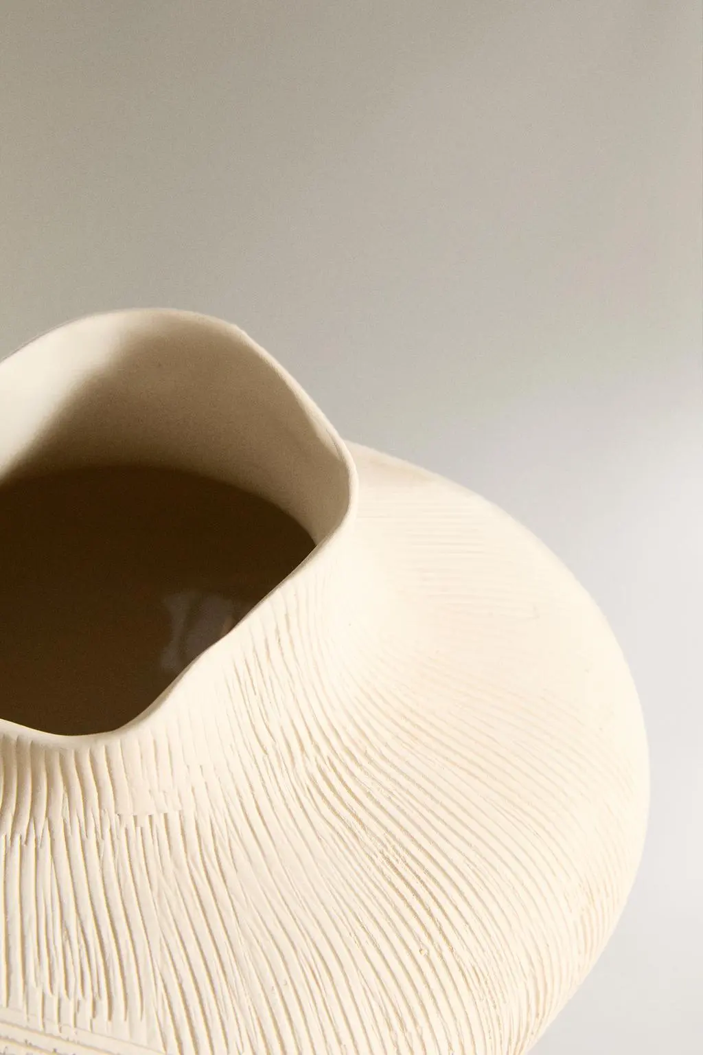 zara product image