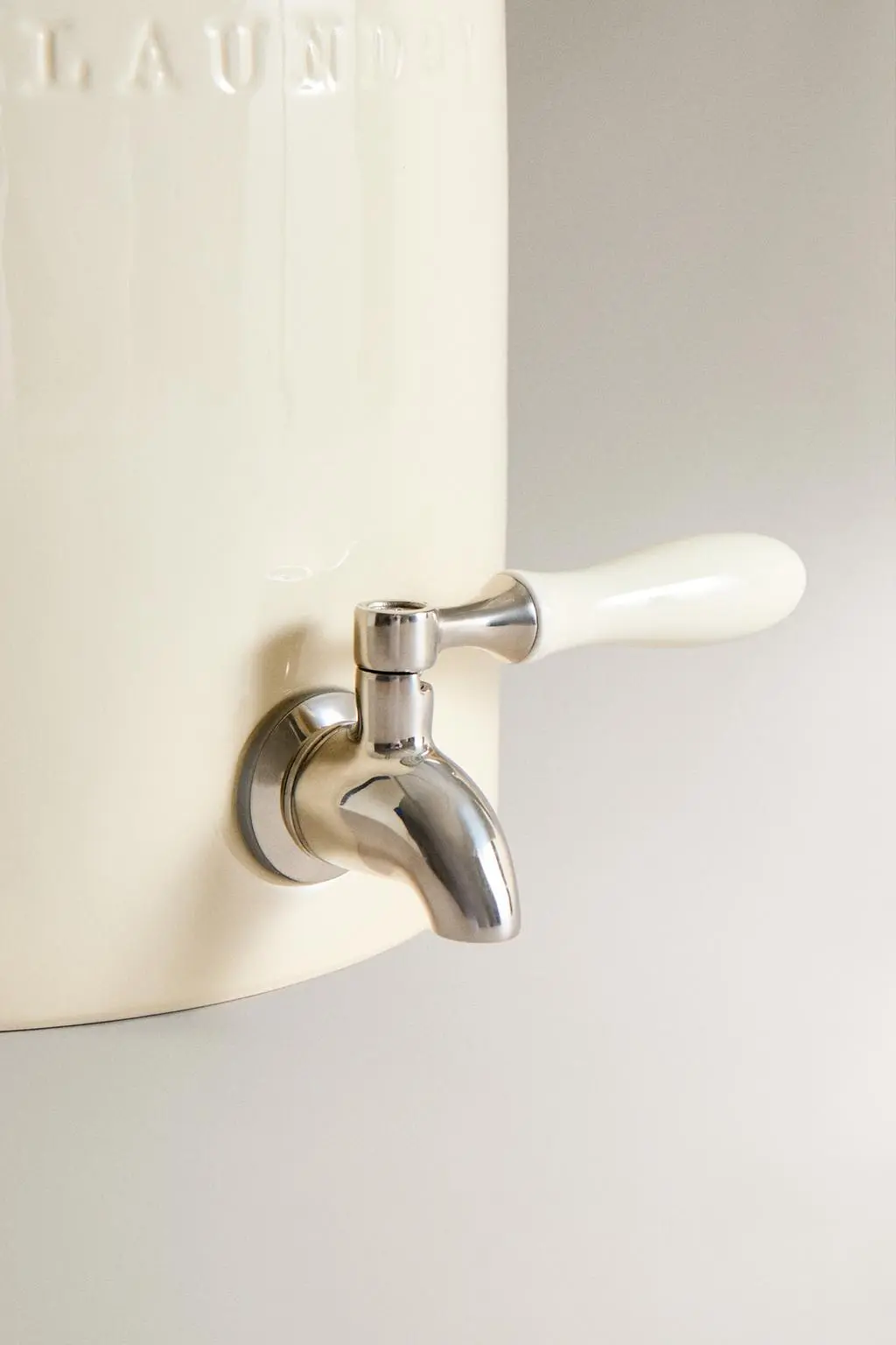 zara product image