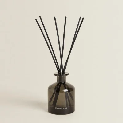 عطر چوبی کلاسیک با رایحه چوب صندل و نعناع هندی zara