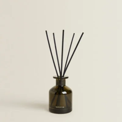عطر چوبی ایکیا - رایحه‌ای طبیعی و ماندگار برای خانه zara