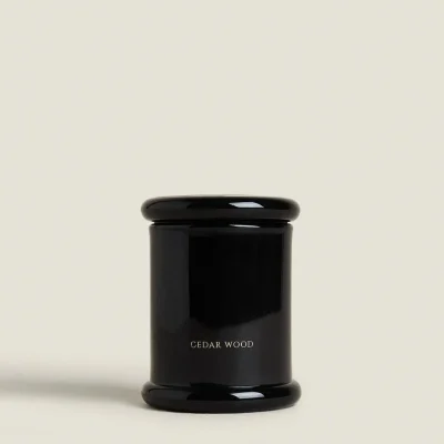 شمع معطر لوکس با رایحه وانیل و چوب صندل zara
