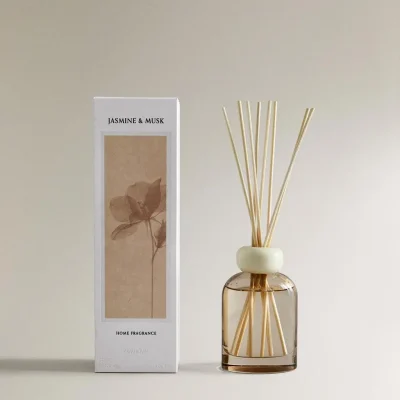 عطر چوبی لوکس برای خانه - رایحه‌ای ماندگار و طبیعی zara