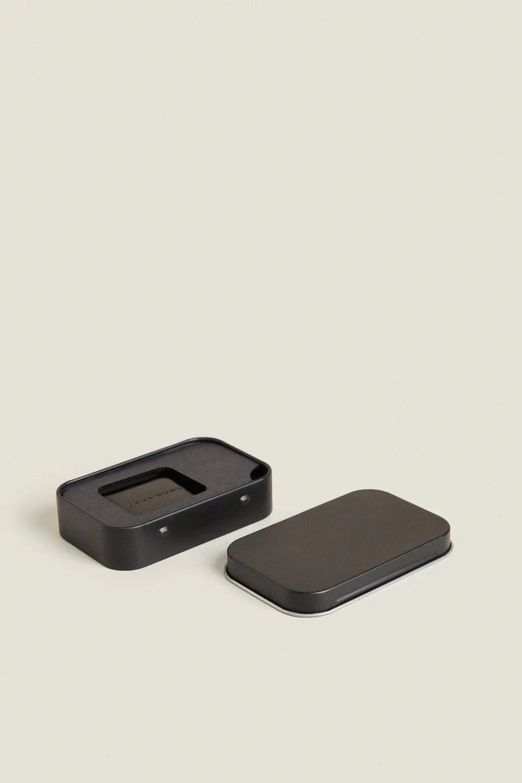 zara product image