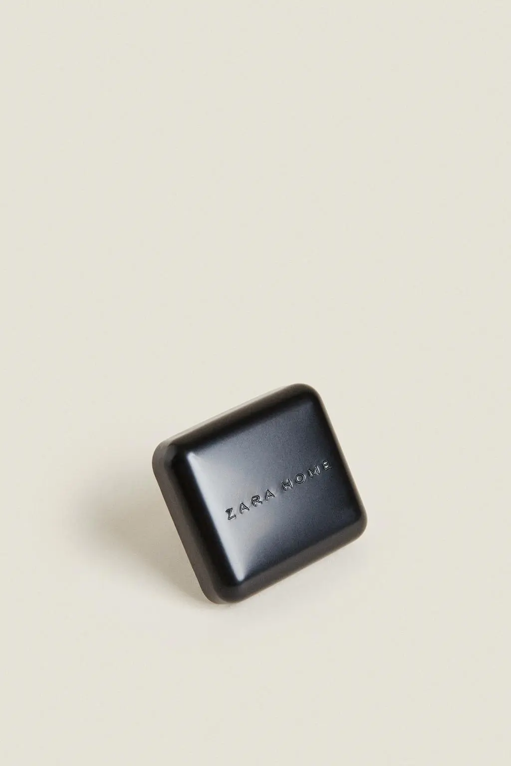 zara product image
