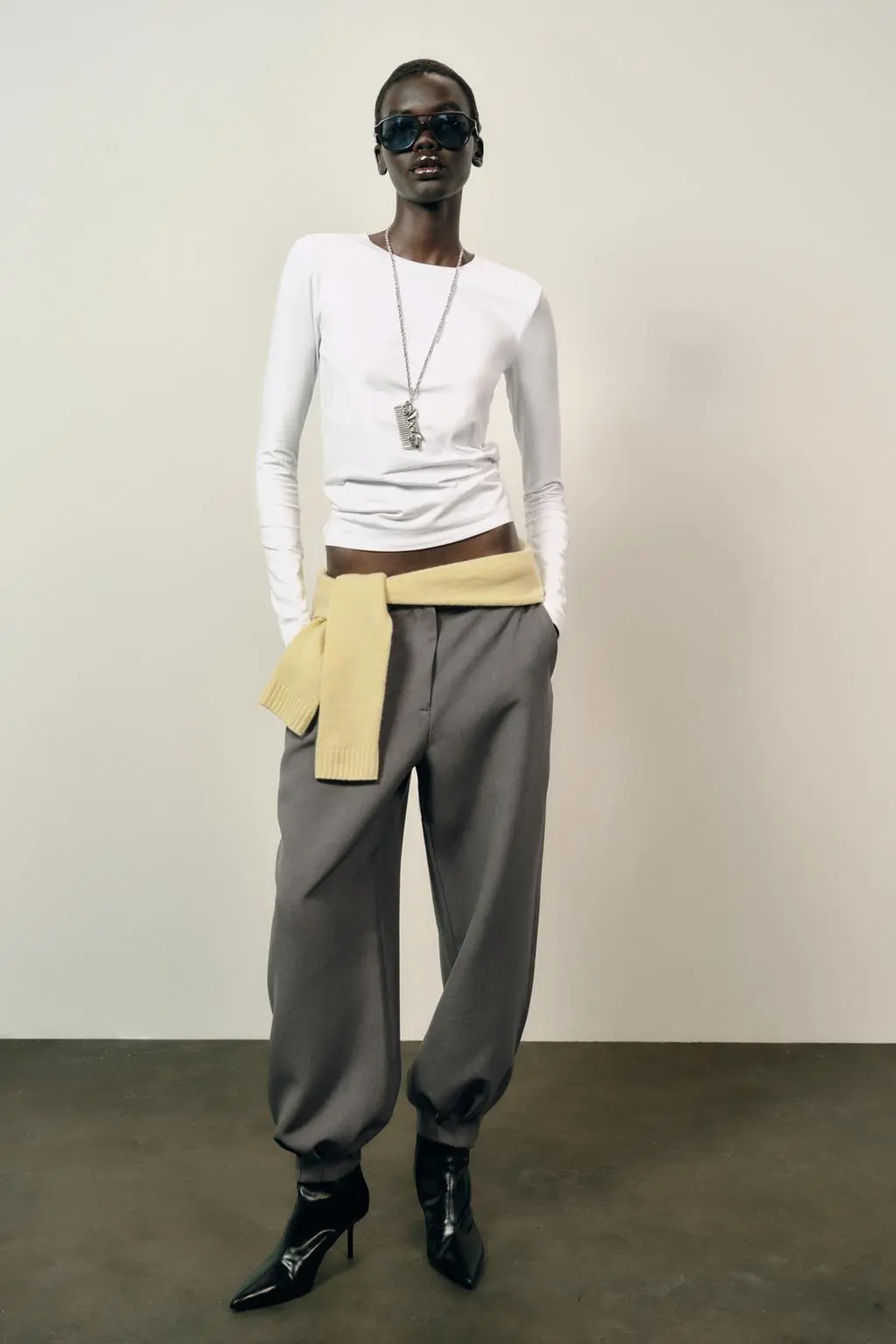 zara product image