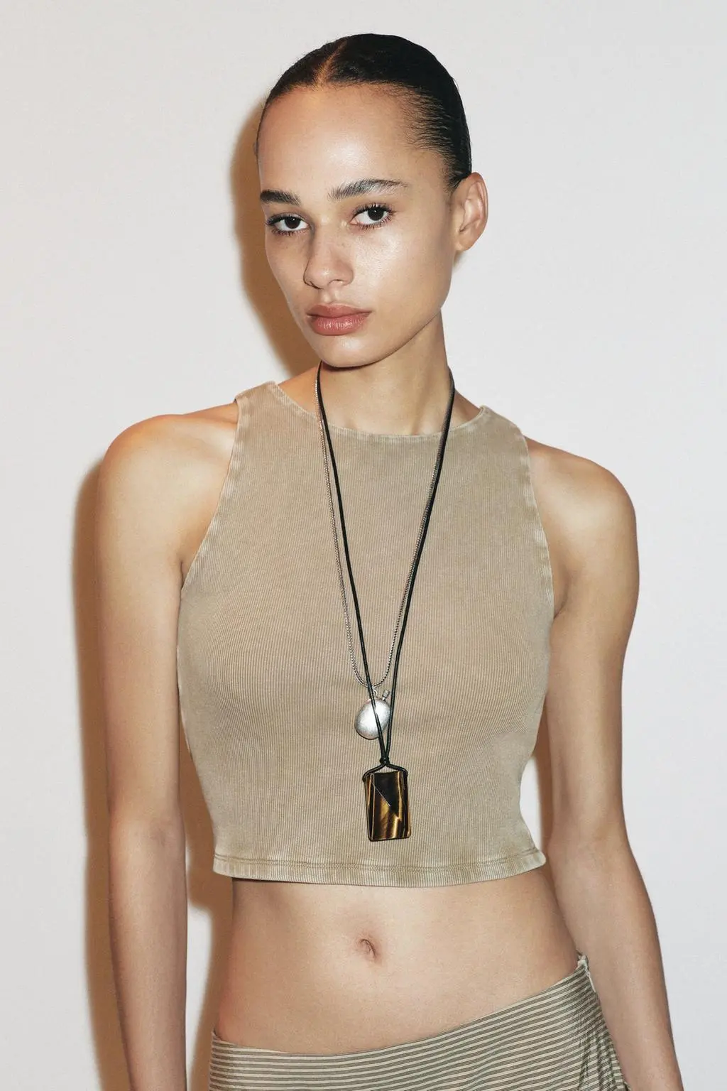 zara product image