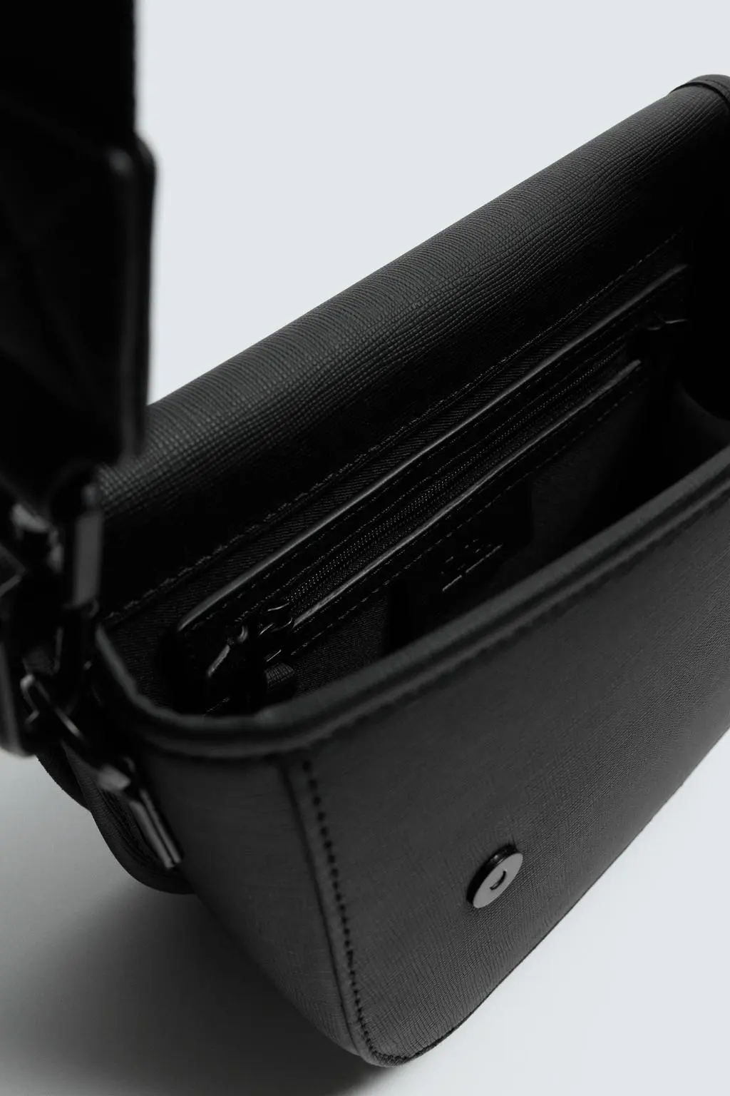 zara product image