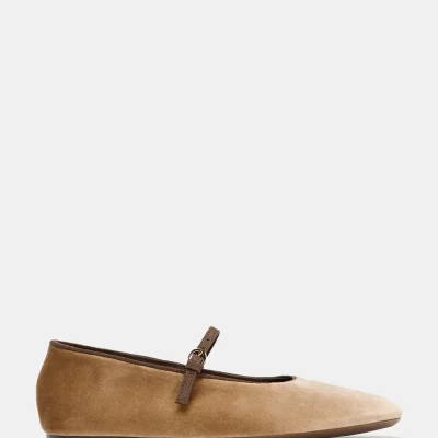 بابِت مخملی با بند سگک‌دار zara