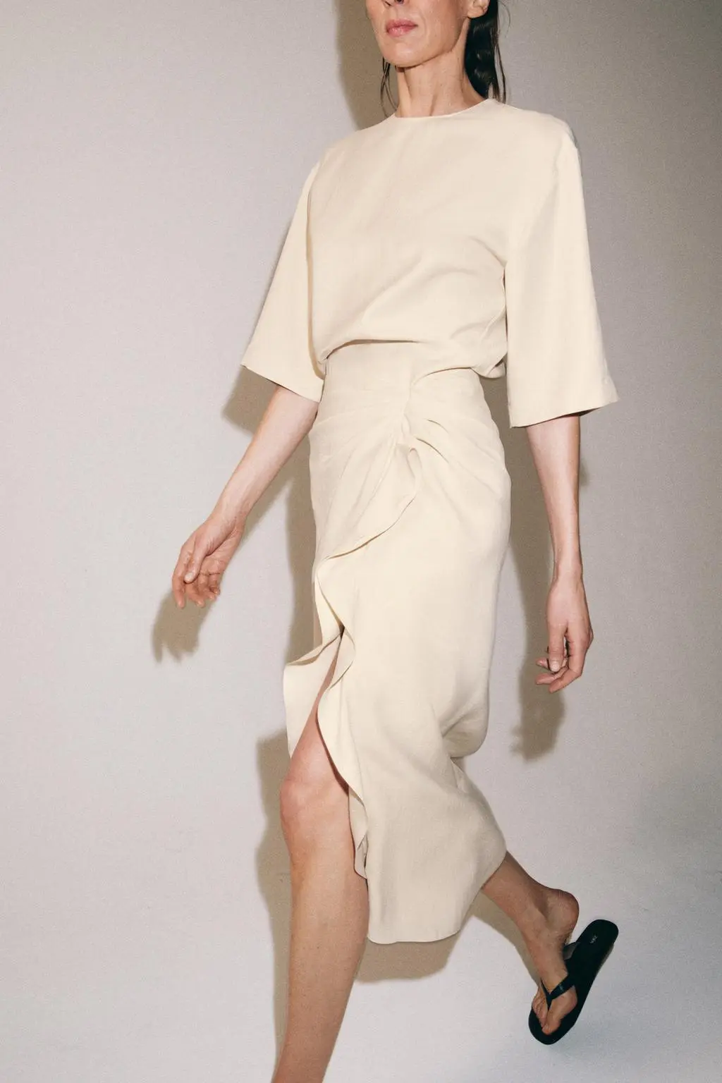 zara product image